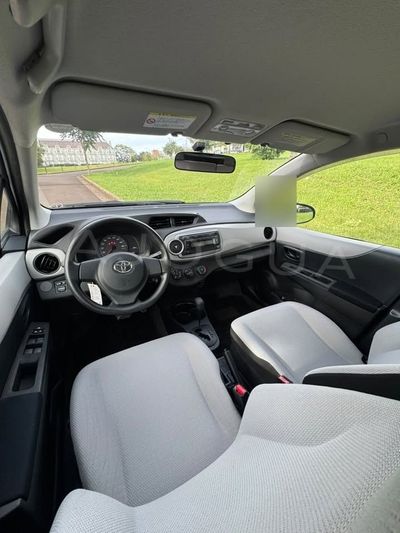 Toyota Vitz miniatura 6