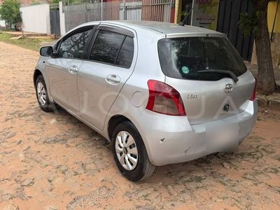 Toyota Vitz miniatura 6