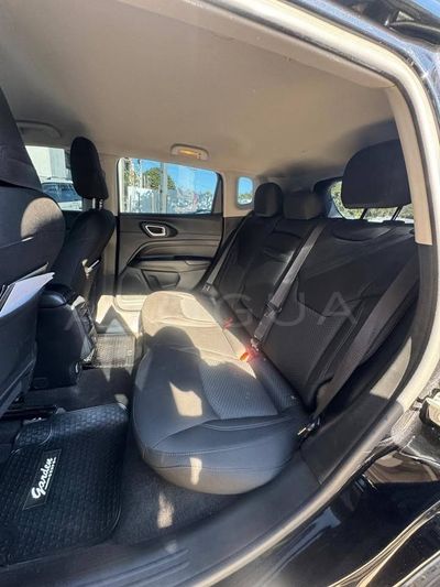 Jeep Compass miniatura 8