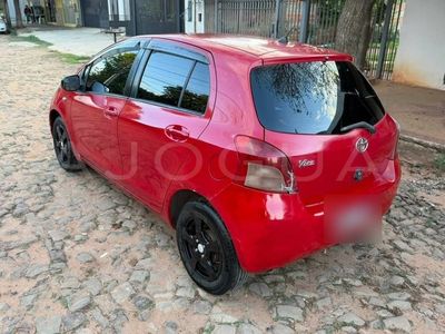 Toyota Vitz miniatura 3