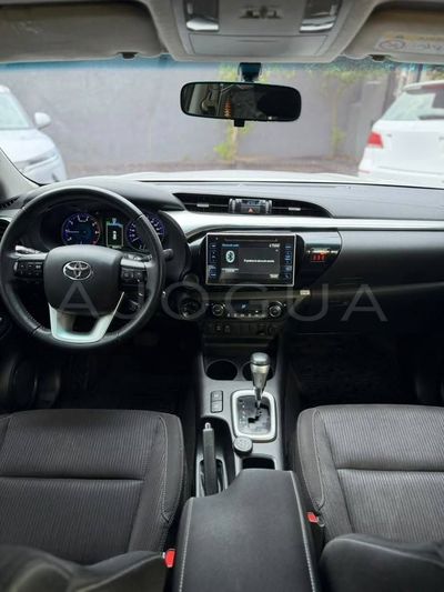 Toyota Hilux miniatura 4