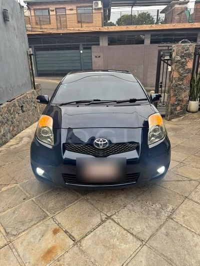 Toyota Vitz thumbnail 1