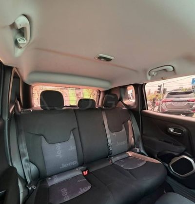 Jeep Renegade miniatura 4