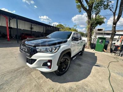 Toyota Hilux thumbnail 1