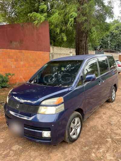 Toyota Voxy miniatura 10