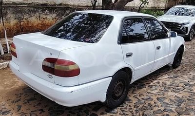 Toyota Corolla miniatura 8