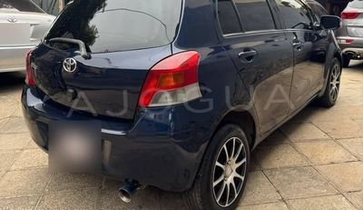 Toyota Vitz miniatura 5
