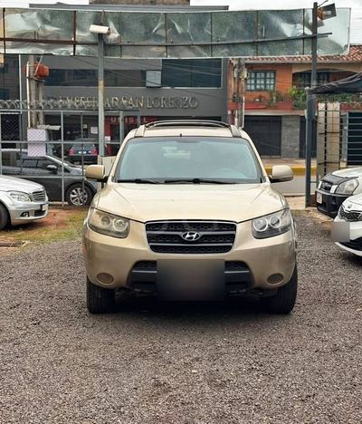 Hyundai Santa Fe thumbnail 1