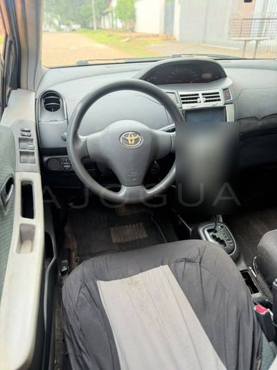 Toyota Vitz miniatura 4