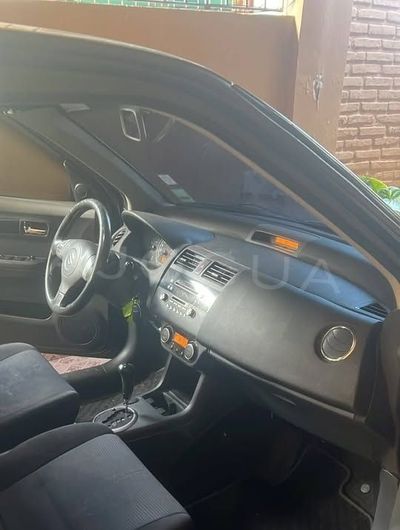 Suzuki Swift miniatura 13