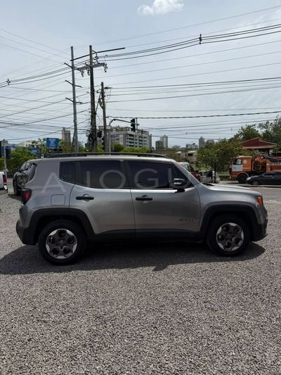 Jeep Renegade miniatura 8