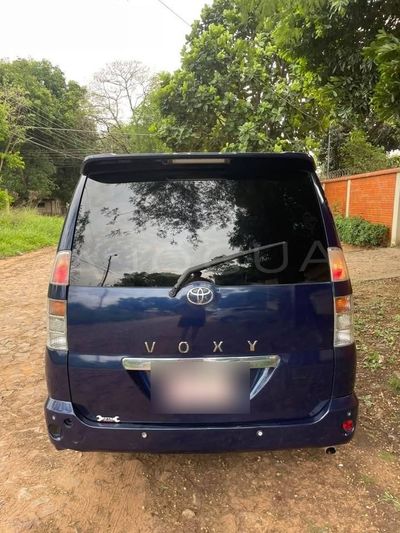 Toyota Voxy miniatura 12