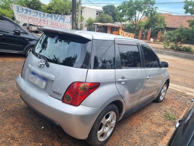 Toyota Ist miniatura 7