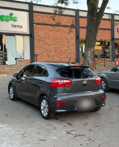 Kia Rio miniatura 3
