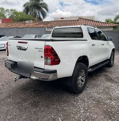 Toyota Hilux miniatura 2