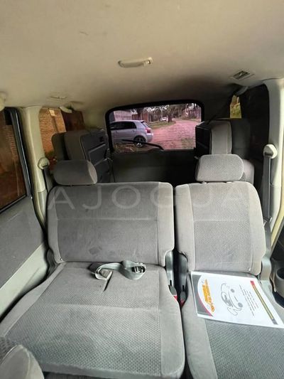 Toyota Voxy miniatura 4