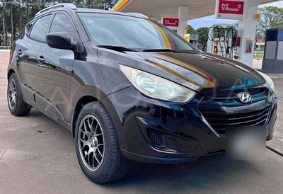 Hyundai Tucson thumbnail 1