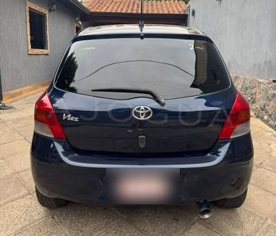 Toyota Vitz miniatura 2
