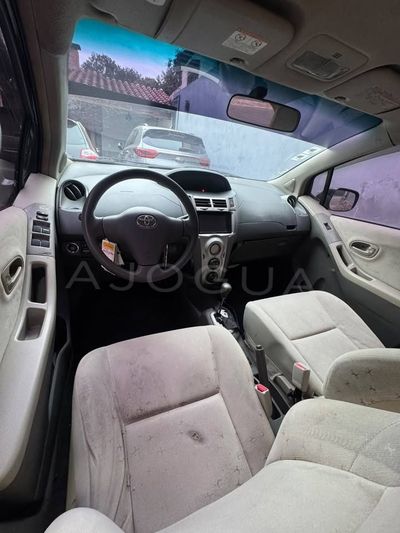 Toyota Vitz miniatura 10