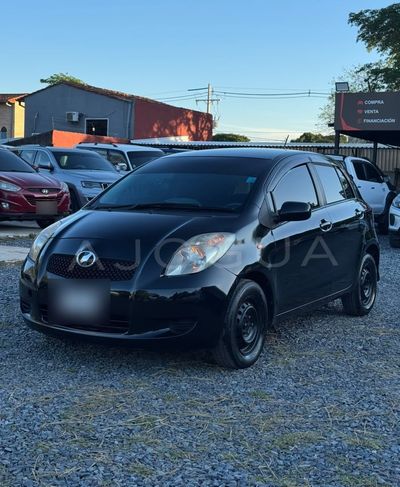 Toyota Vitz thumbnail 1