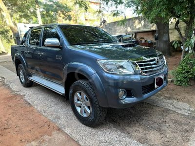 Toyota Hilux miniatura 2