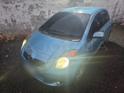 Toyota Vitz miniatura 2