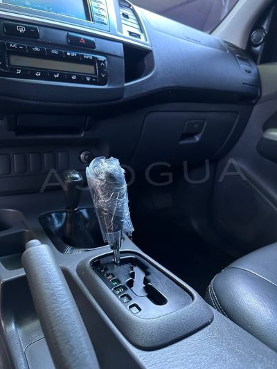 Toyota Hilux miniatura 5