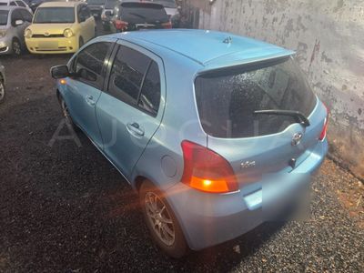 Toyota Vitz miniatura 4
