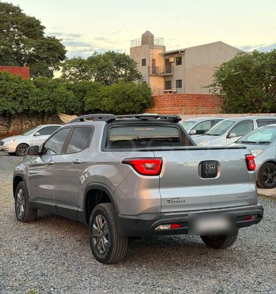 Fiat Toro miniatura 8