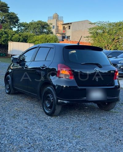 Toyota Vitz miniatura 5