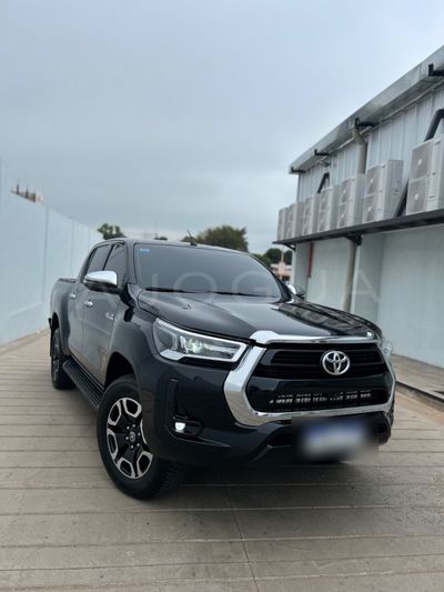 Toyota Hilux thumbnail 1