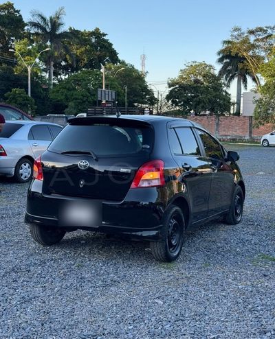 Toyota Vitz miniatura 4