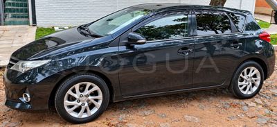 Toyota Auris miniatura 4
