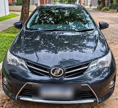 Toyota Auris miniatura 6