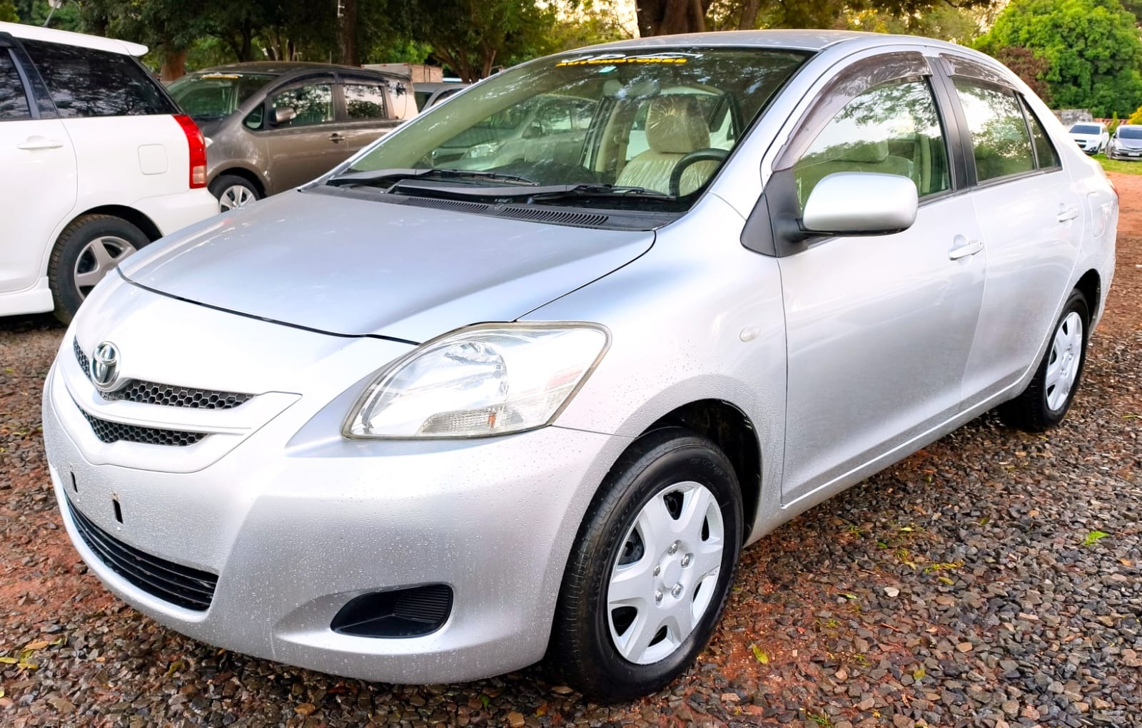 Toyota Belta image 1