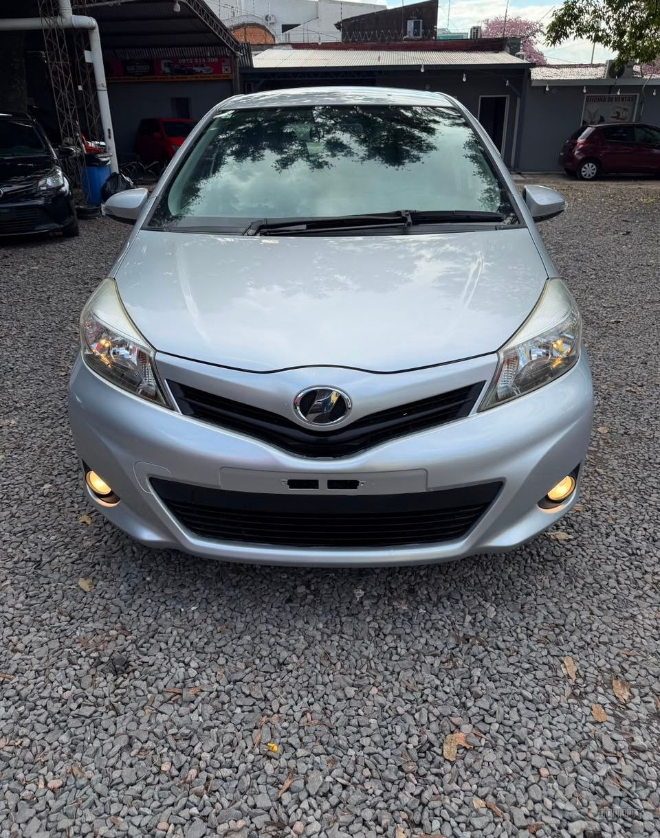 Toyota Vitz image 1