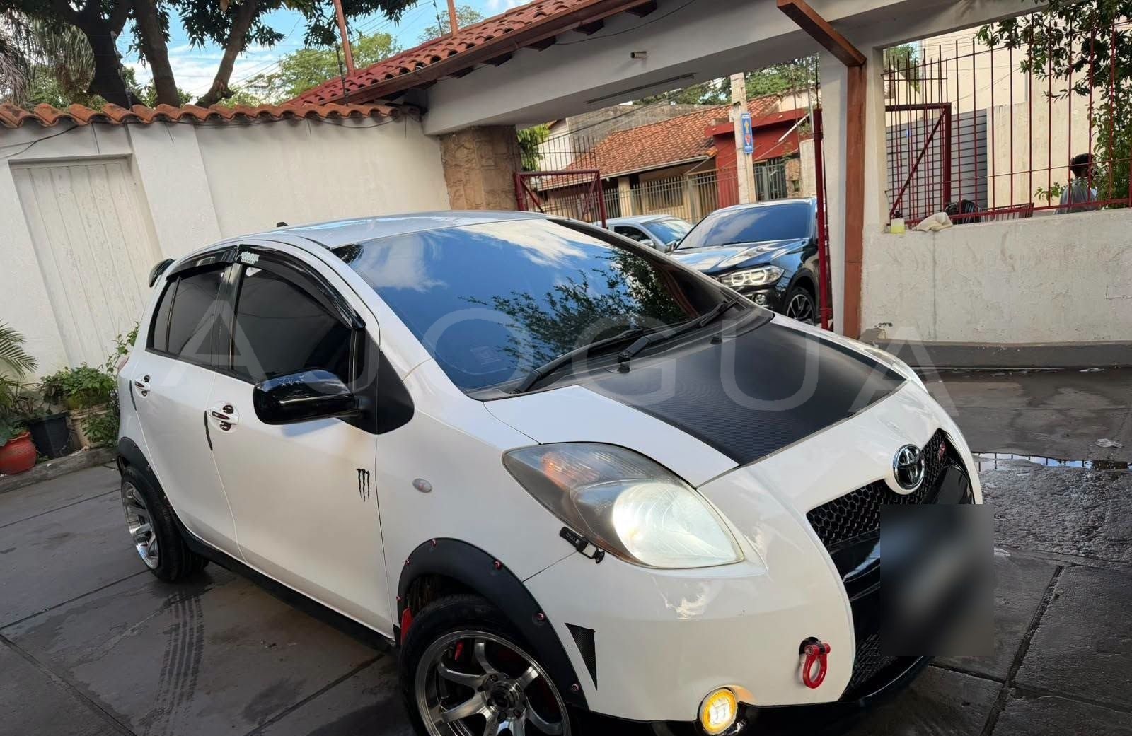Toyota Vitz image 1