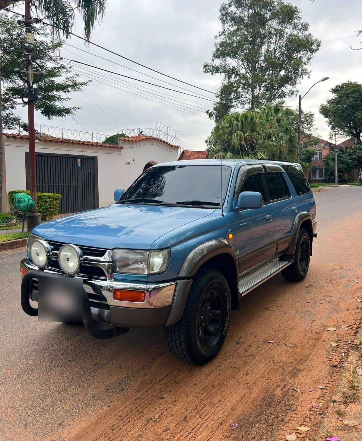 Toyota Surf image 1