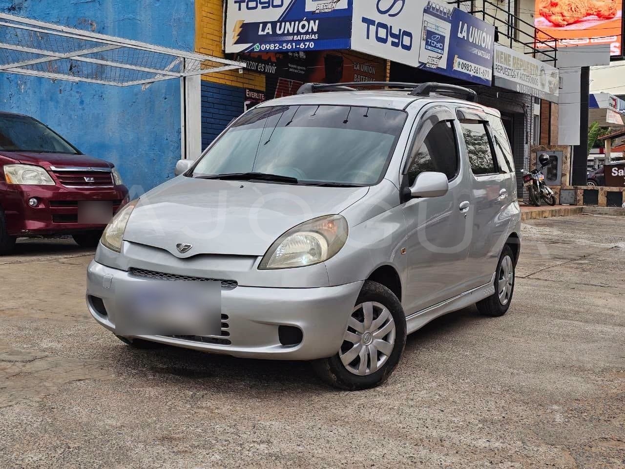 Toyota FunCargo image 1