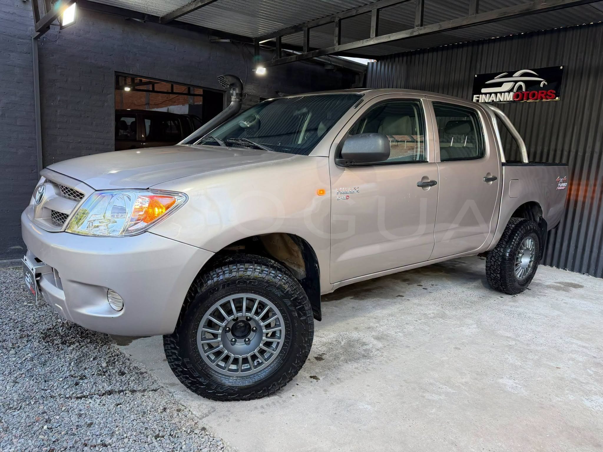 Toyota Hilux image 1