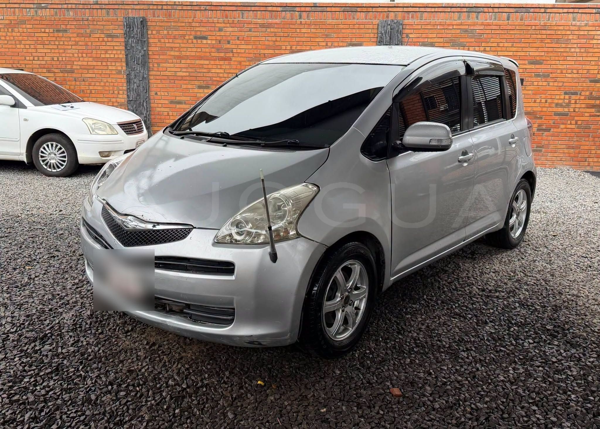 Toyota Ractis image 1
