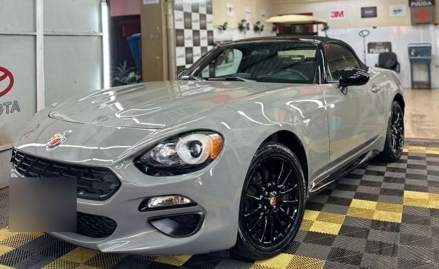 Fiat 124 Spyder image 1