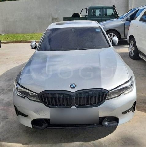 BMW 330 image 1