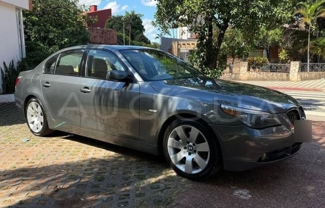 BMW 530i image 1