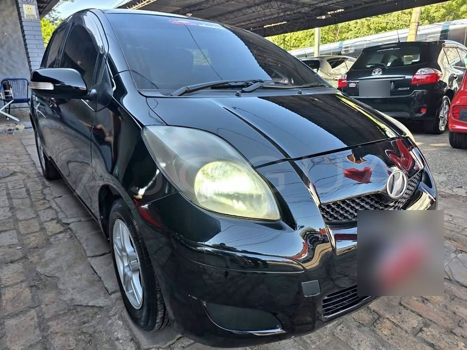 Toyota Vitz image 1
