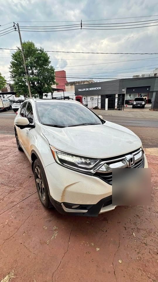 Honda CR-V image 1